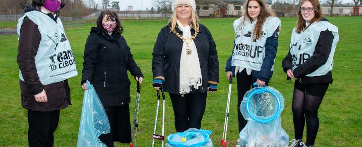 Provost Lorraine Cameron with school pupils