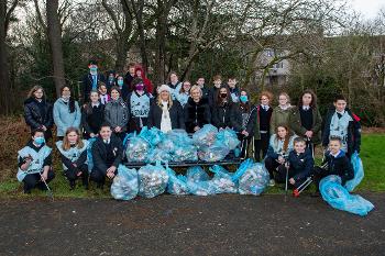 Pupils and volunteers at Durrockstock Park