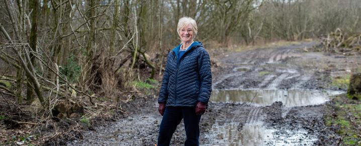 Cllr McEwan at Renfrew to Paisley walking and cycle route Cllr McEwan at Renfrew to Paisley walking and cycle route